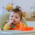 Tommee Tippee SMUSHEE Първа лъжица за самостоятелно хранене с антибактериално покритие BACSHIELD, 4м+, 2 бр./оп.