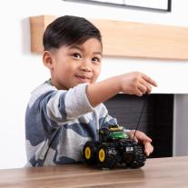 Високопроходим Джип с Чудовищни гуми Светлина и Звук JOHN DEERE 